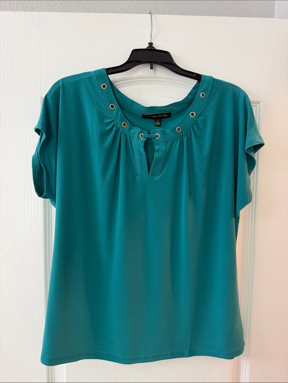 Avenue Teal Short Sleeve Top with Grommet Keyhole